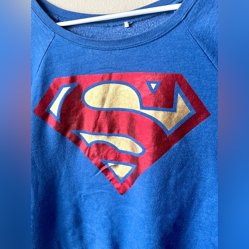 Superman Woman’s Sweatshirt - Picture 2 of 3